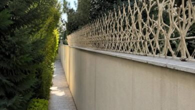 نرده روی دیوار فرفورژه ساری نمای کلاسیک