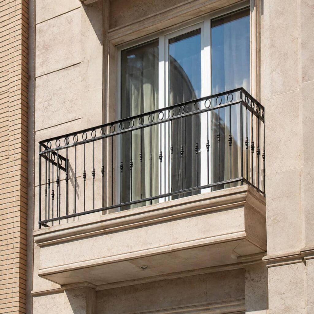 نرده دوبلکس ساری با پوشش سطح مدرن