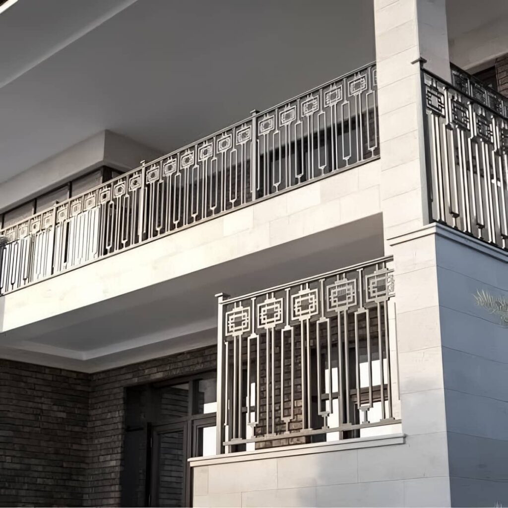 هندریل چوبی ساختمان ساری