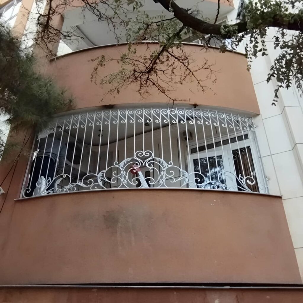 نرده راه پله ساری با فرم ساده